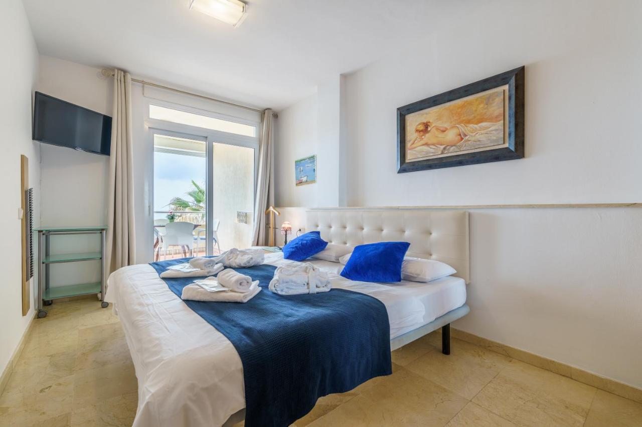 Fantastic Views , On The Beach Best Location In טורמולינוס מראה חיצוני תמונה